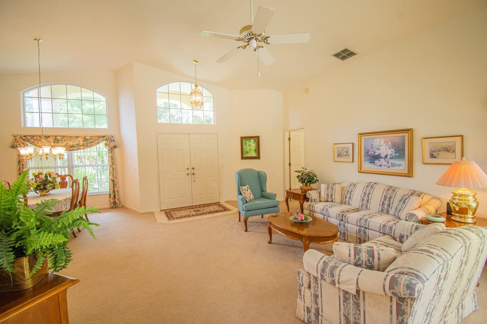 Listing photo id 8 for 3022 Forest Club Drive