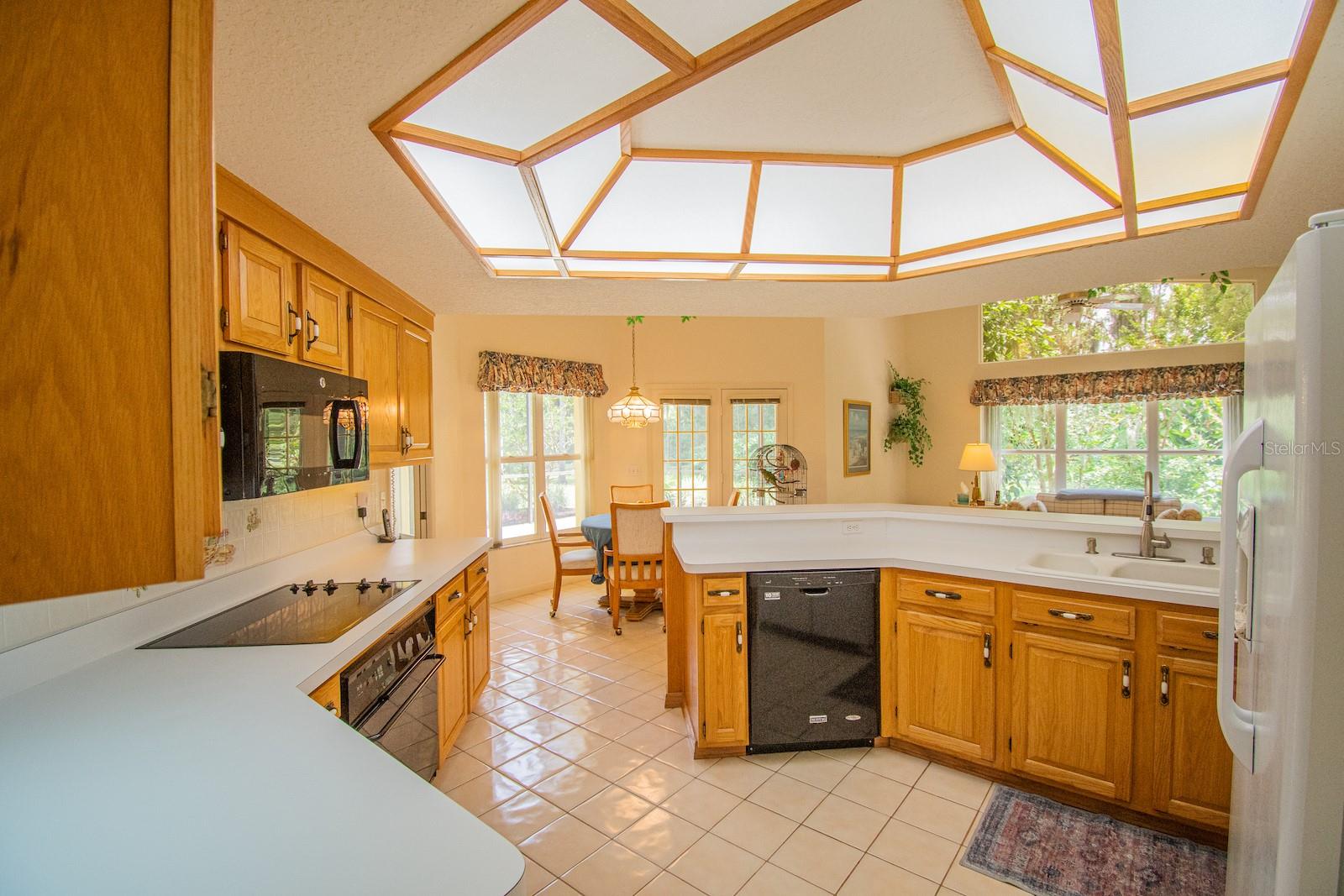 Listing photo id 18 for 3022 Forest Club Drive