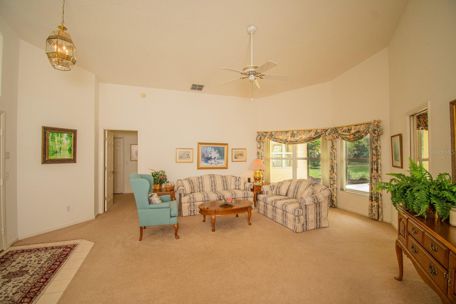 Listing photo id 4 for 3022 Forest Club Drive