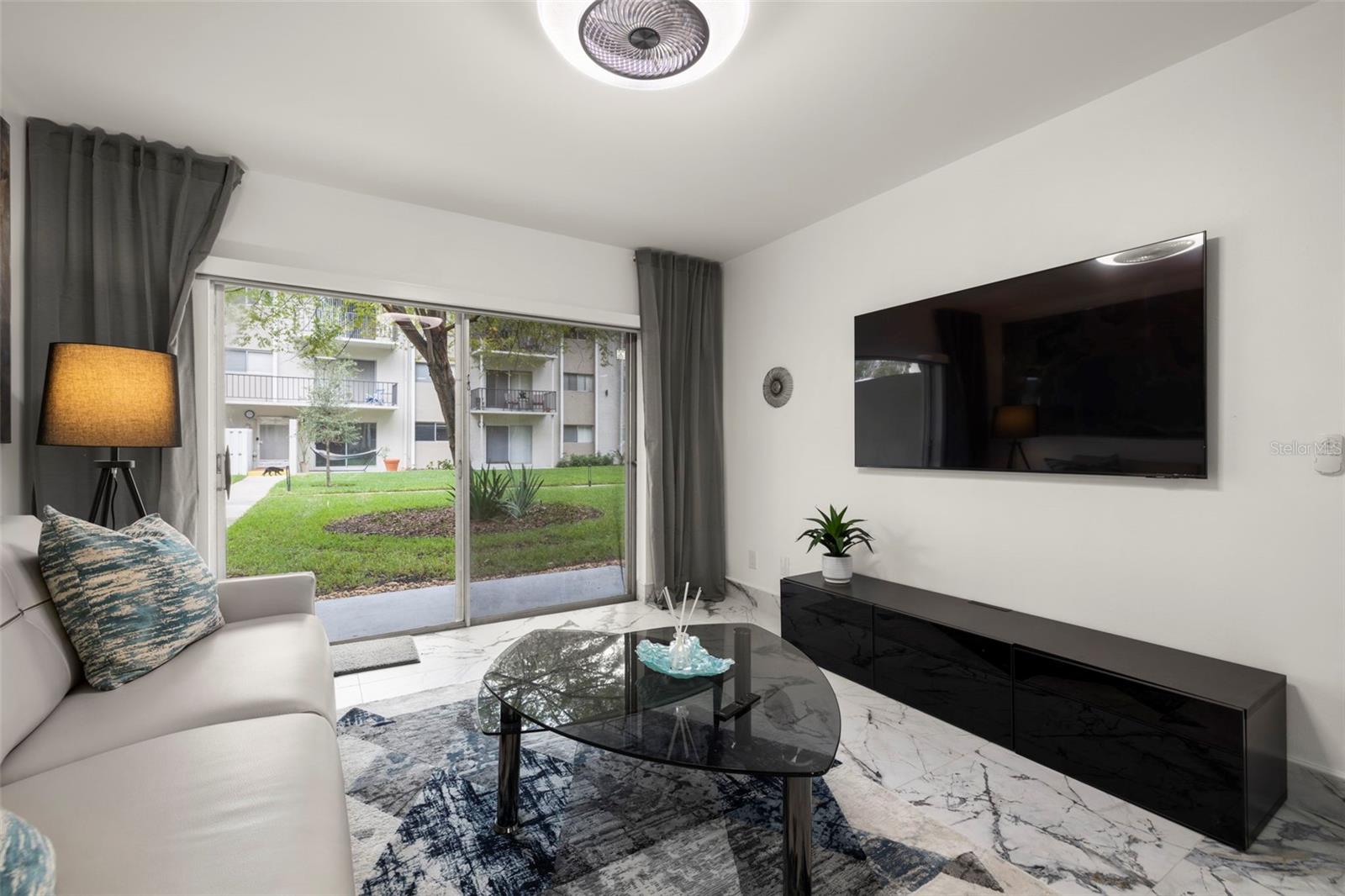 Listing photo id 2 for 4607 Fig Street 105