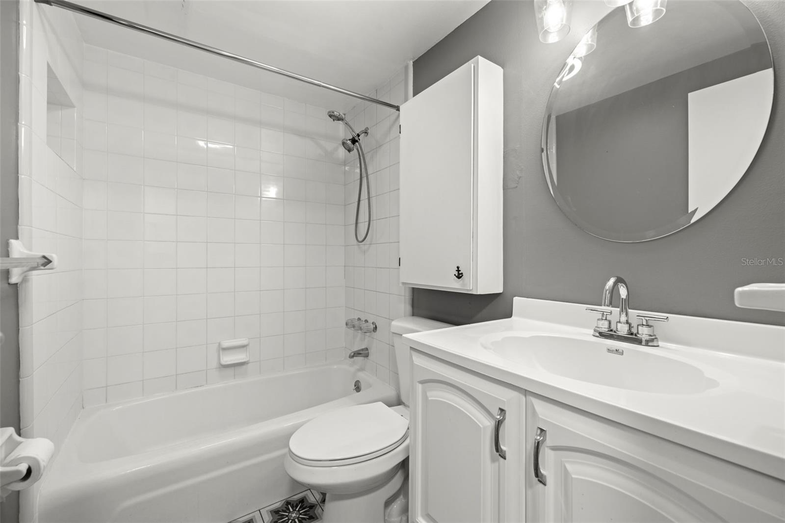 Listing photo id 11 for 4611 Fig Street 208