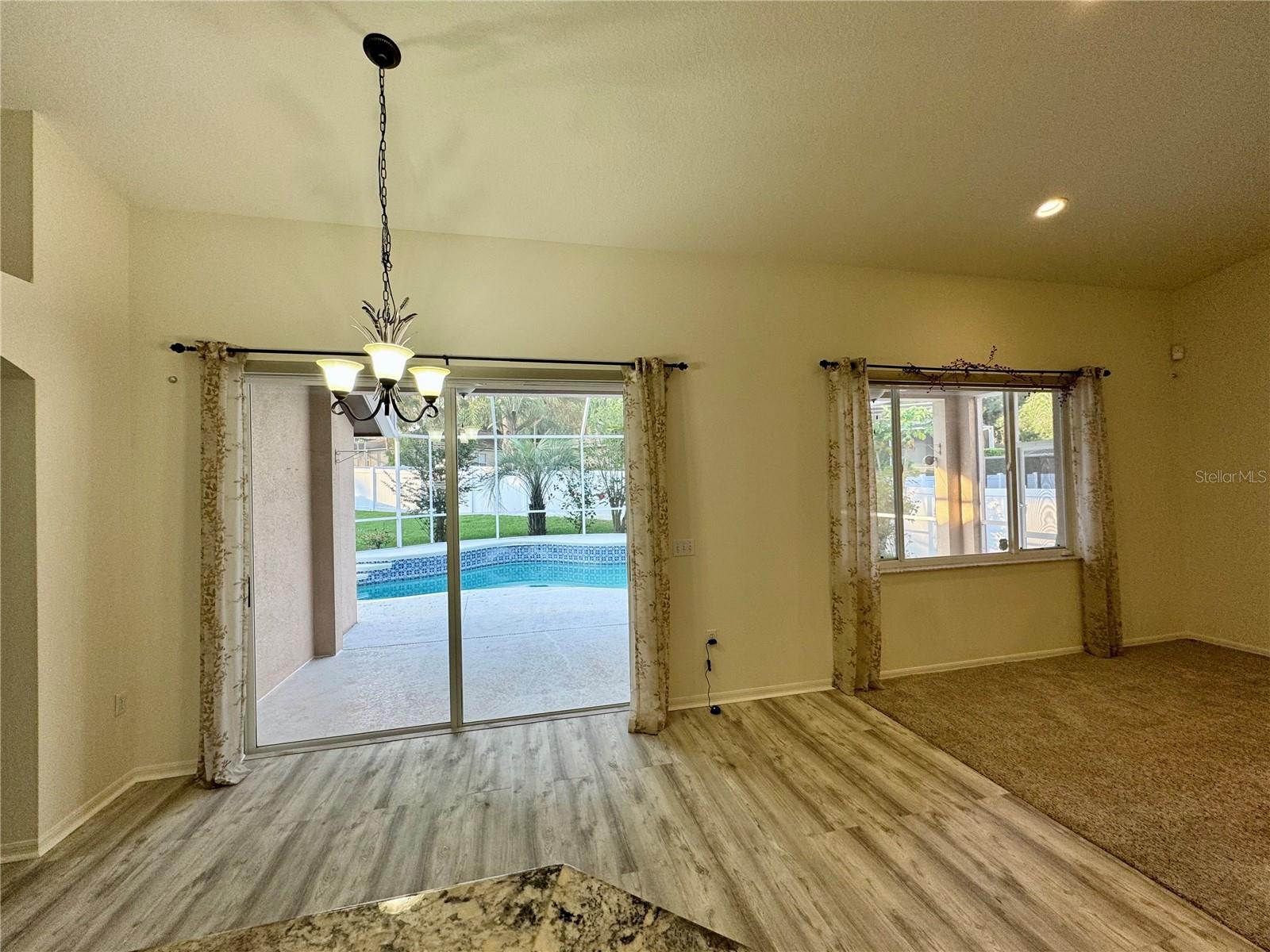 Listing photo id 9 for 4614 River Close Boulevard