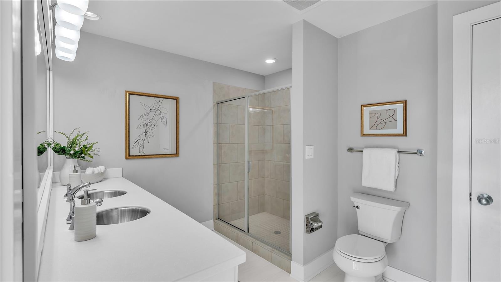 Listing photo id 9 for 1120 Kennedy Boulevard 831