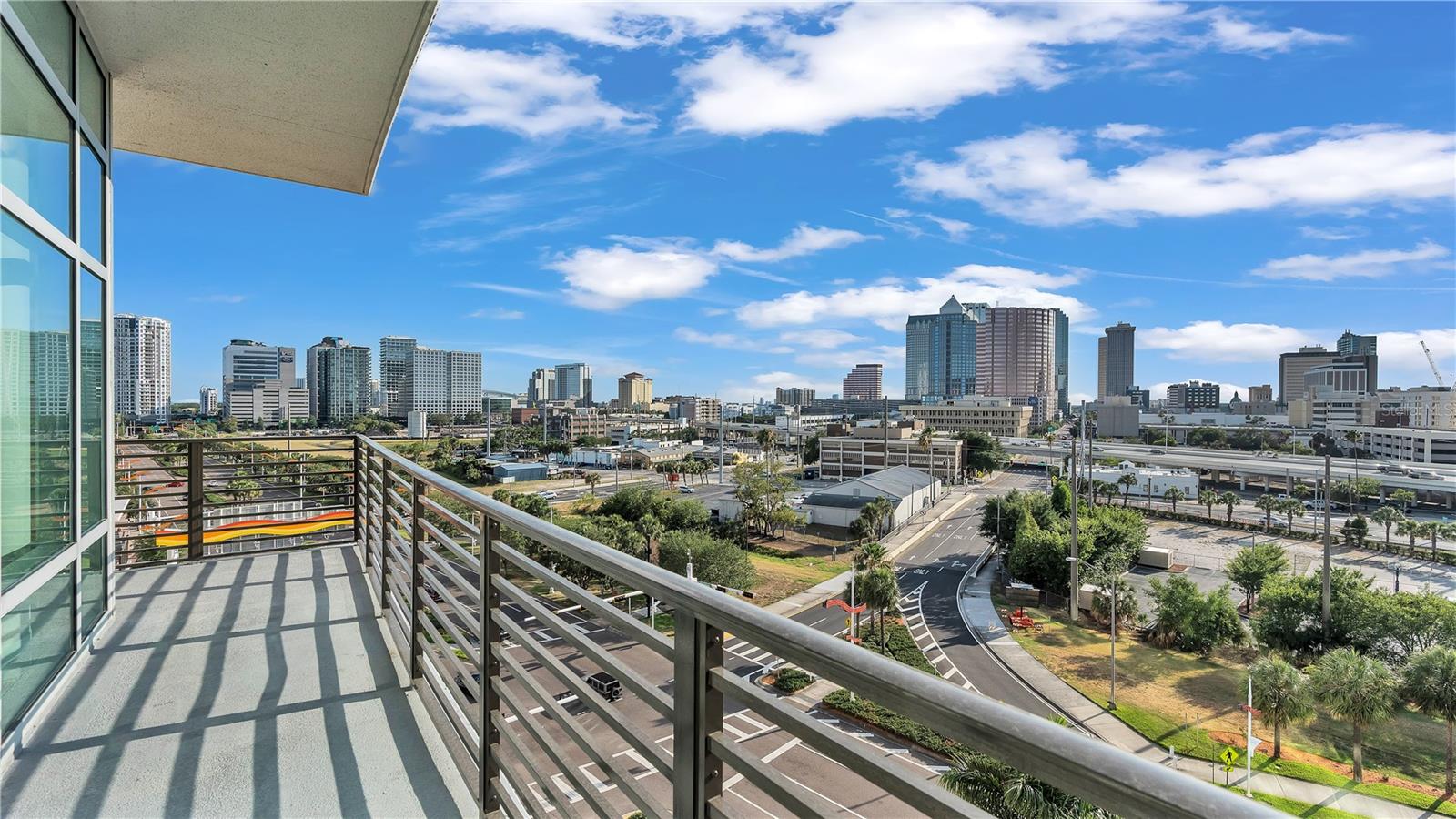 Listing photo id 2 for 1120 Kennedy Boulevard 831