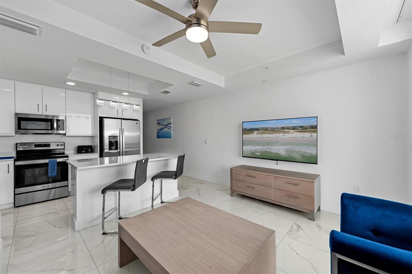 Listing photo id 10 for 11500 Gulf Boulevard 610