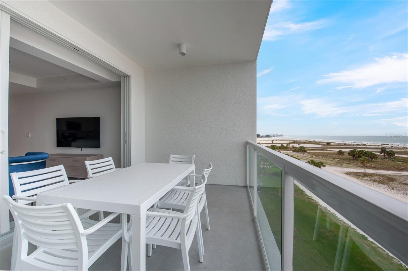 Listing photo id 12 for 11500 Gulf Boulevard 610