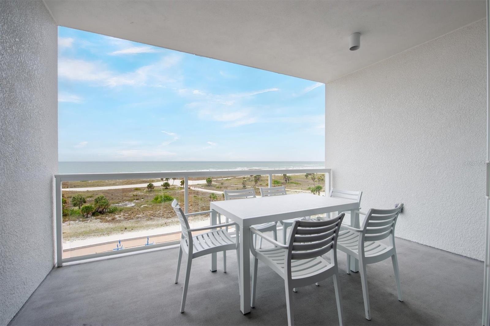 Listing photo id 13 for 11500 Gulf Boulevard 610