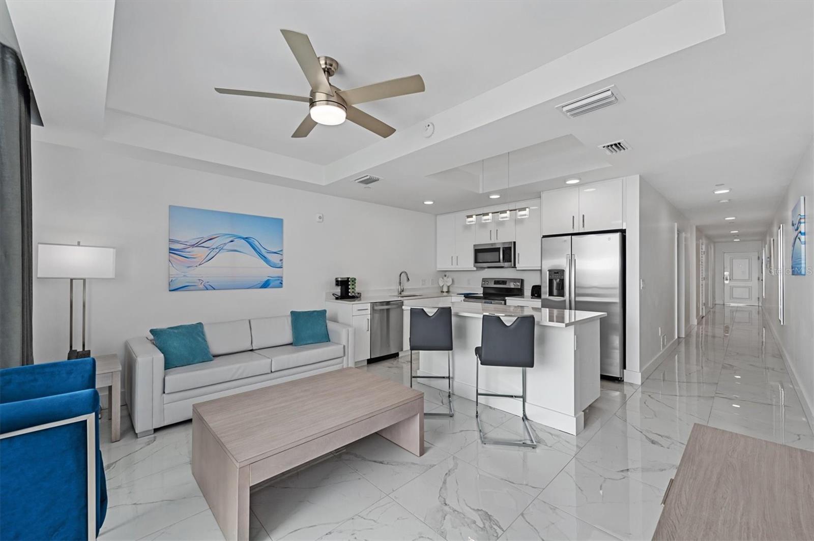 Listing photo id 1 for 11500 Gulf Boulevard 610