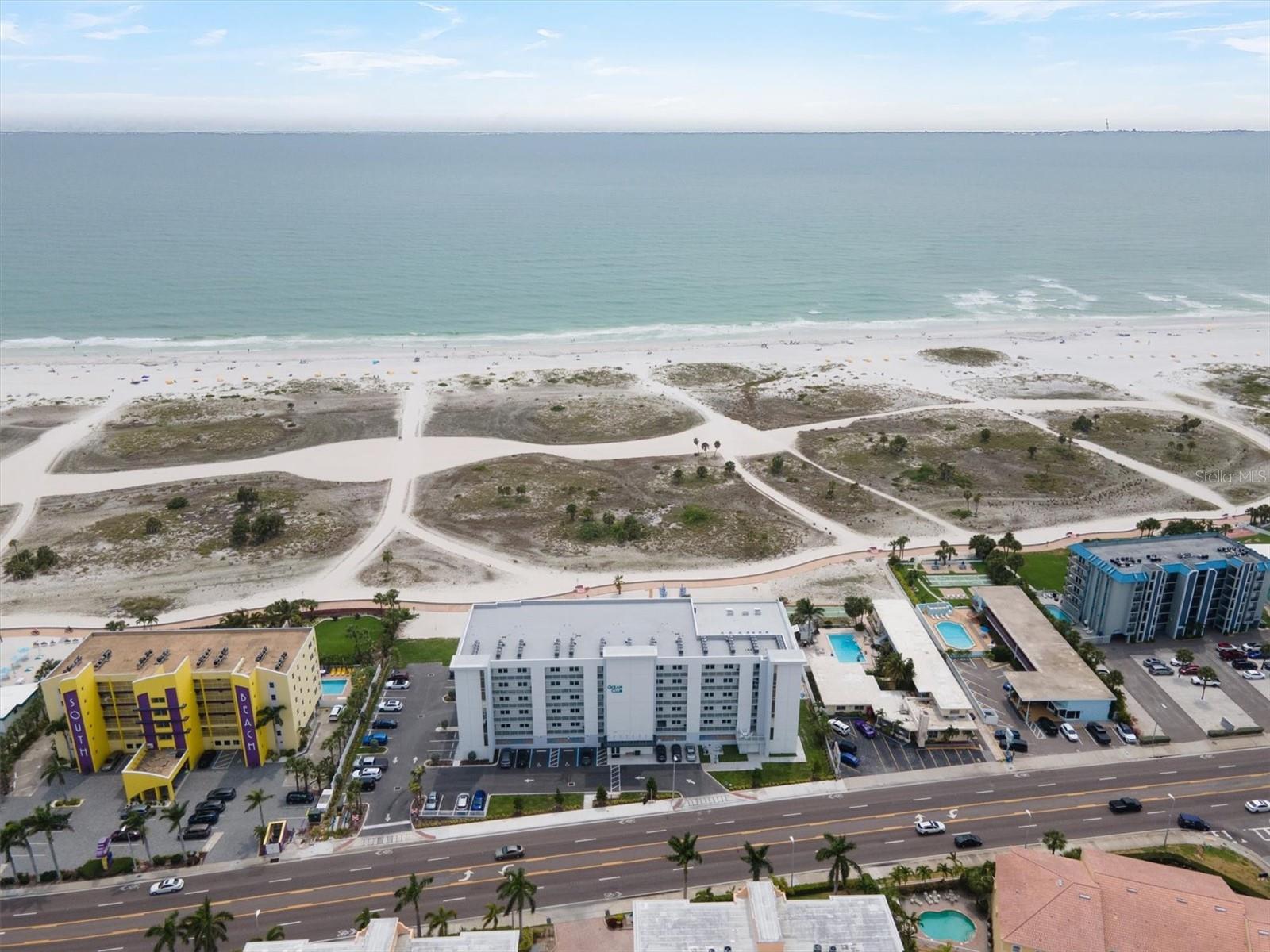 Listing photo id 30 for 11500 Gulf Boulevard 610