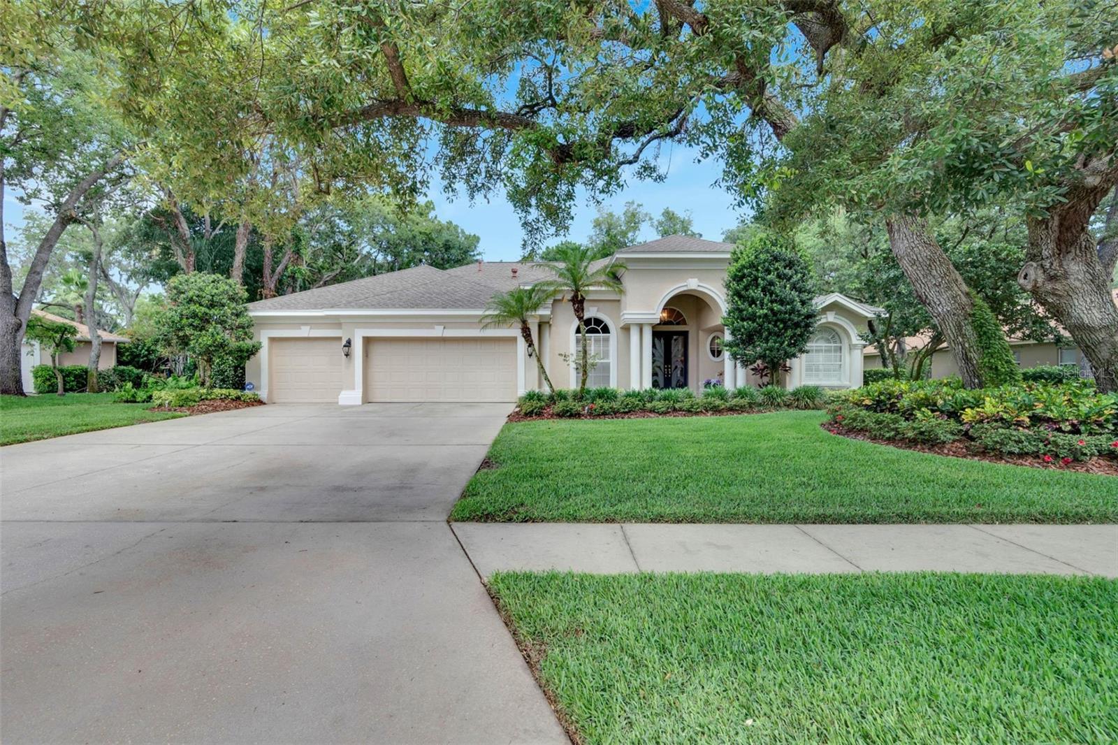 Details for 5611 Eagleglen Place, LITHIA, FL 33547