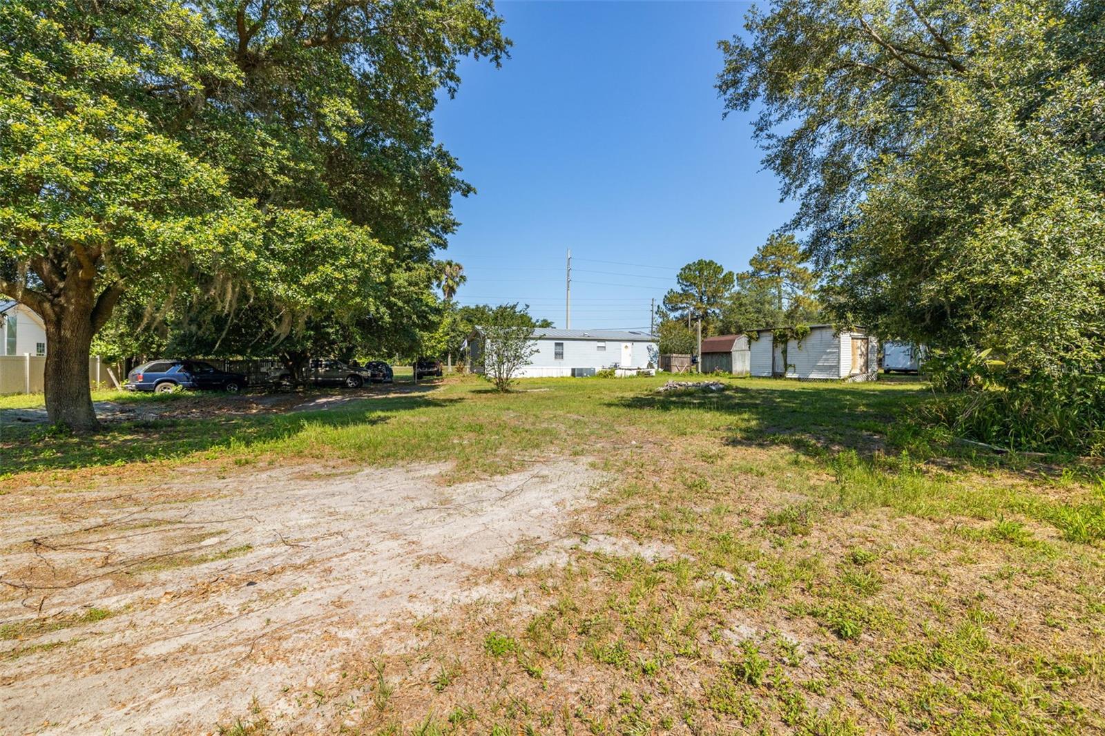 Listing photo id 0 for 7308 Boyette Road