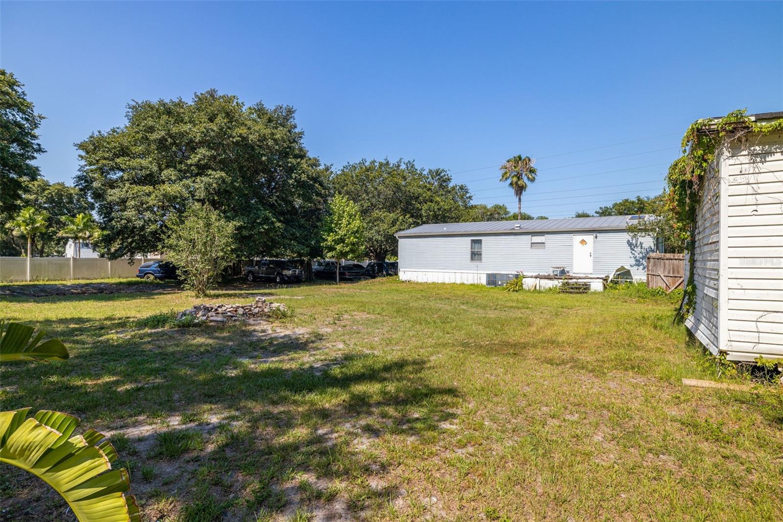 Listing photo id 21 for 7308 Boyette Road