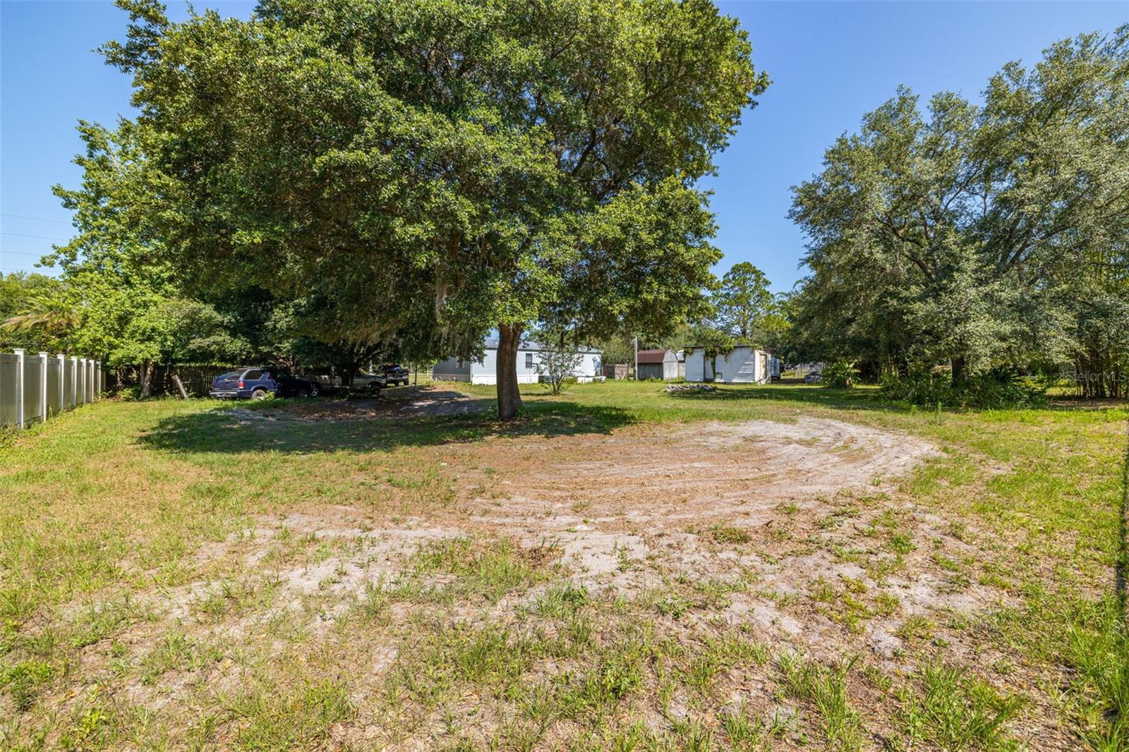 Listing photo id 23 for 7308 Boyette Road