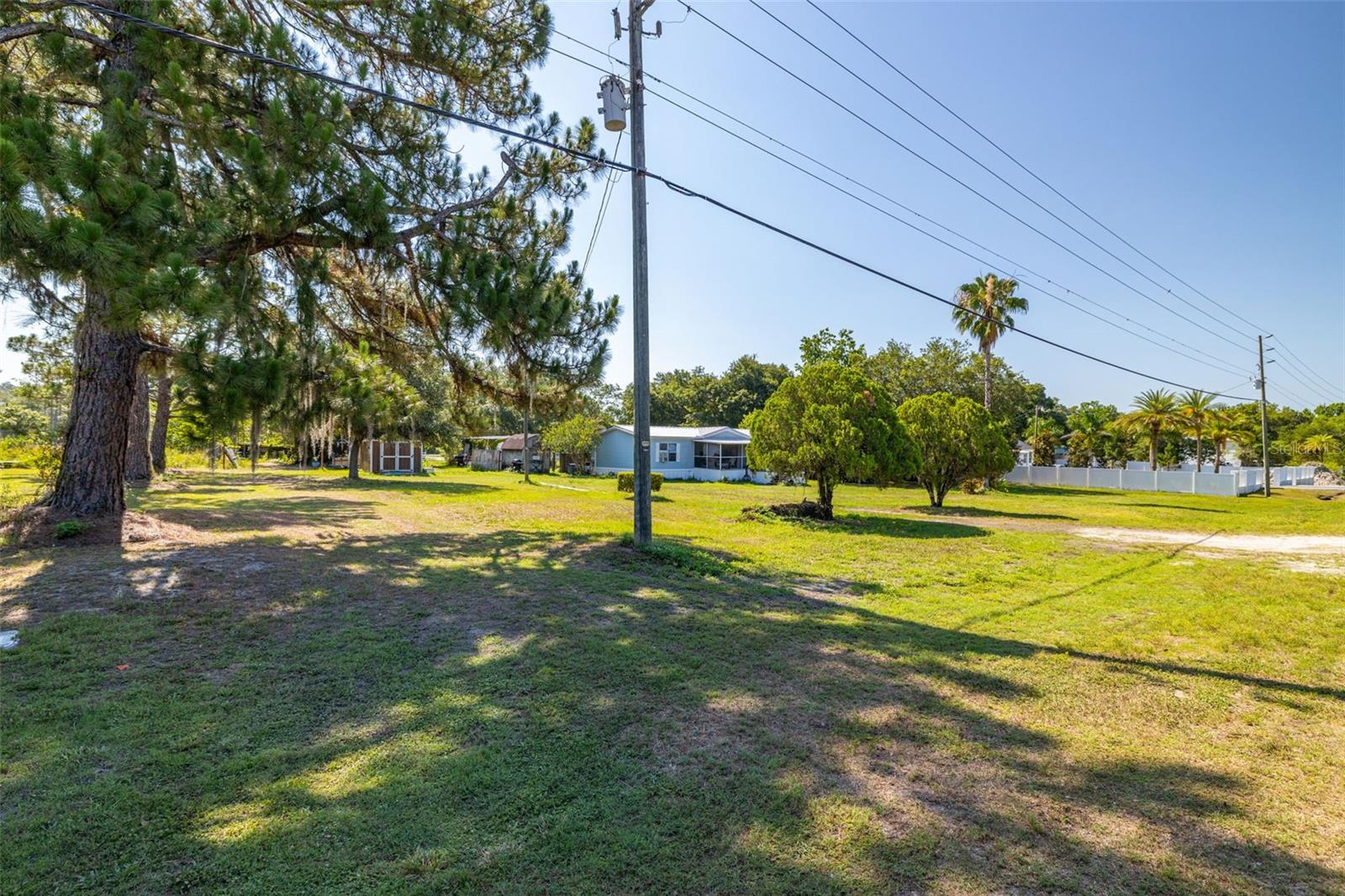 Listing photo id 30 for 7308 Boyette Road