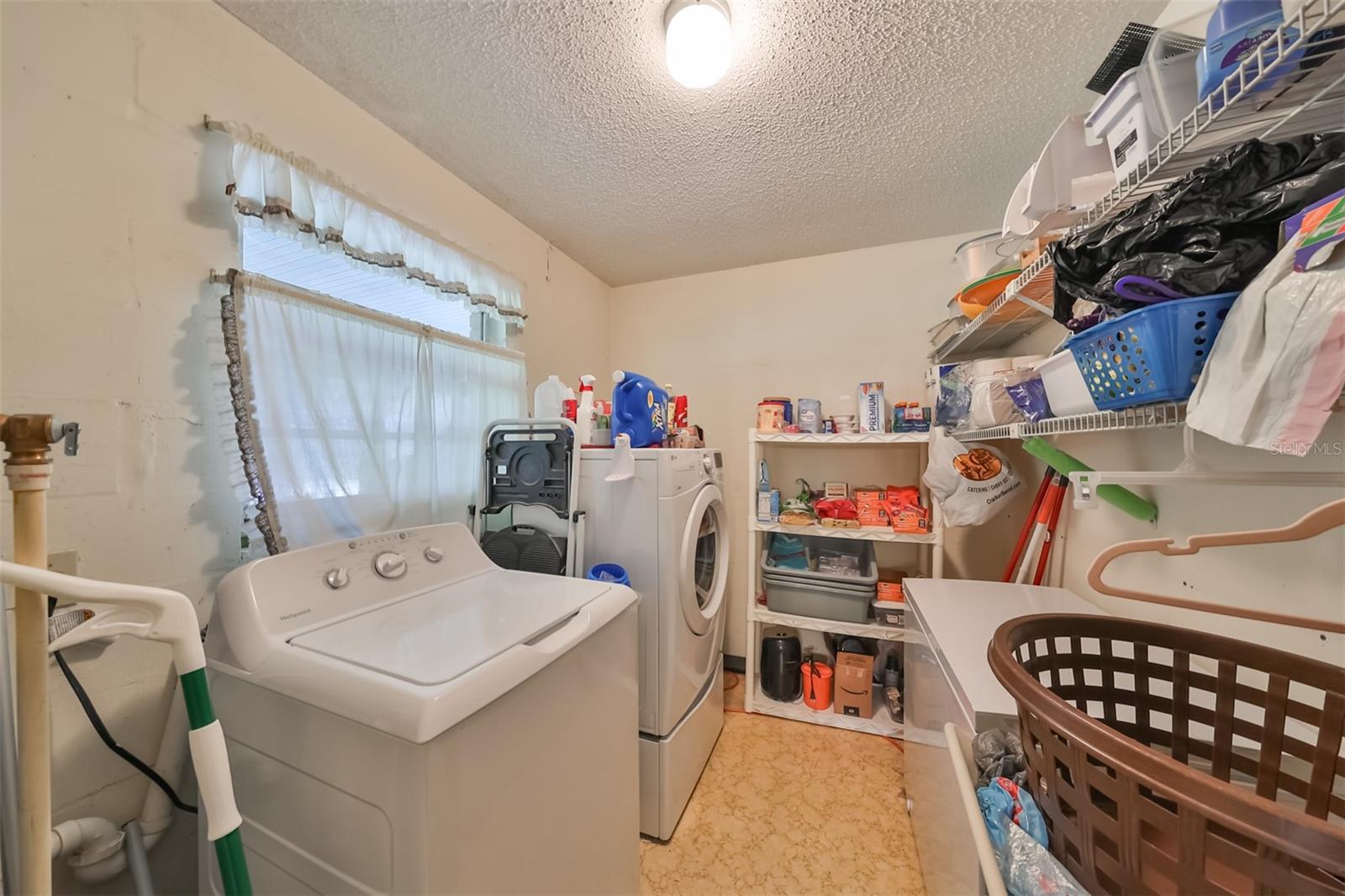 Listing photo id 51 for 12922 672 Highway