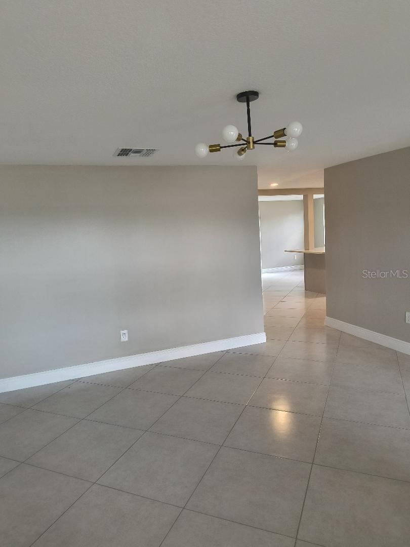 Listing photo id 2 for 7703 Mora Court