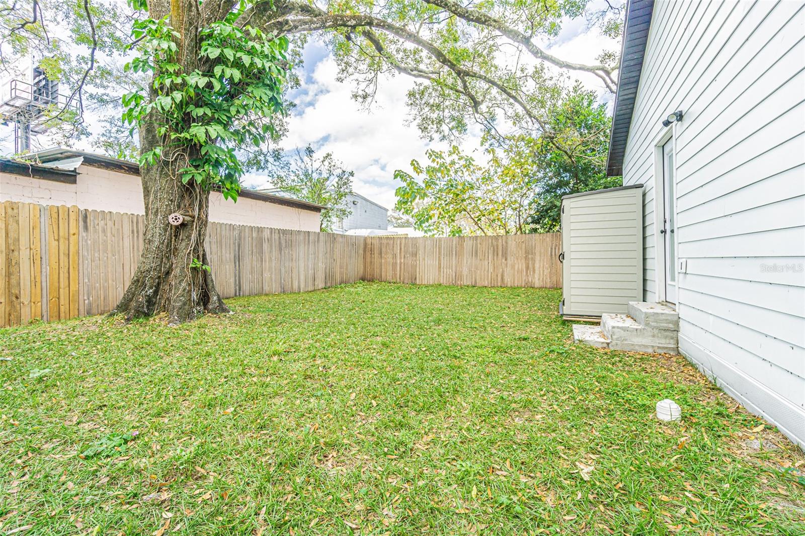 Listing photo id 24 for 8510 9th Street