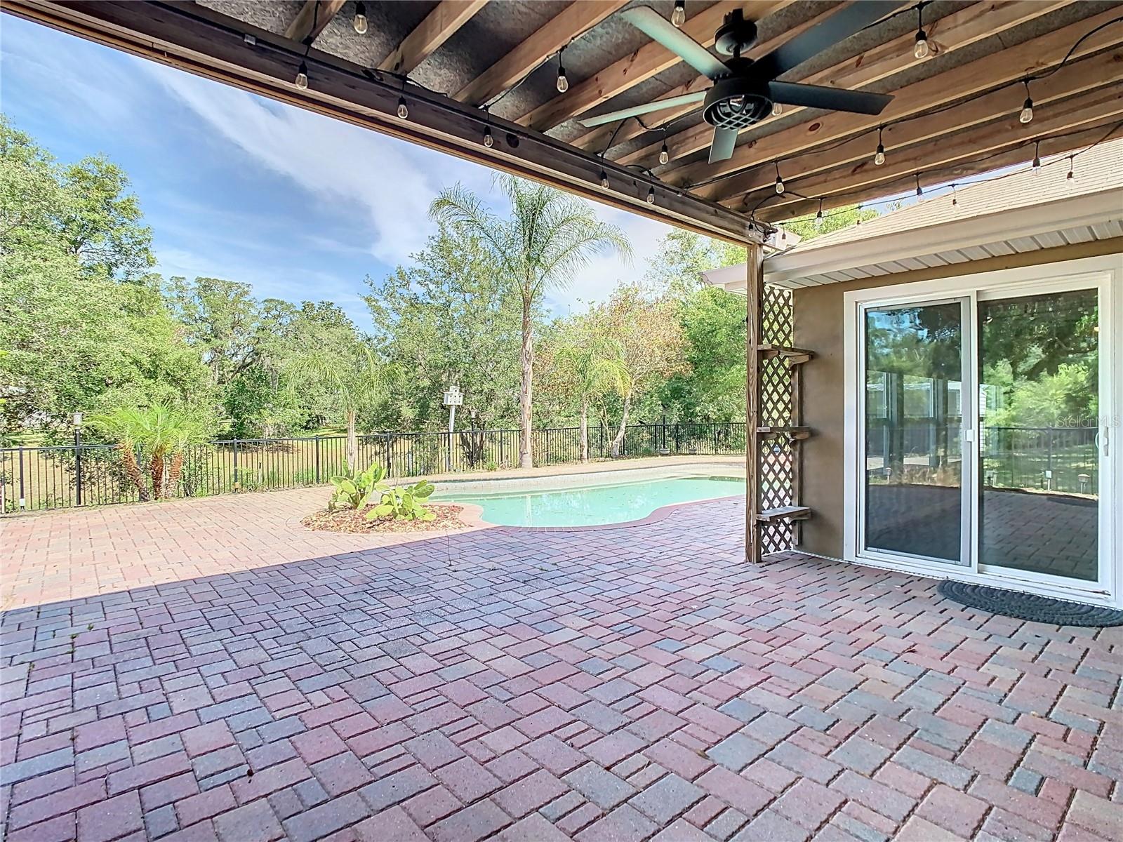 Listing photo id 71 for 2535 Waterfall Drive