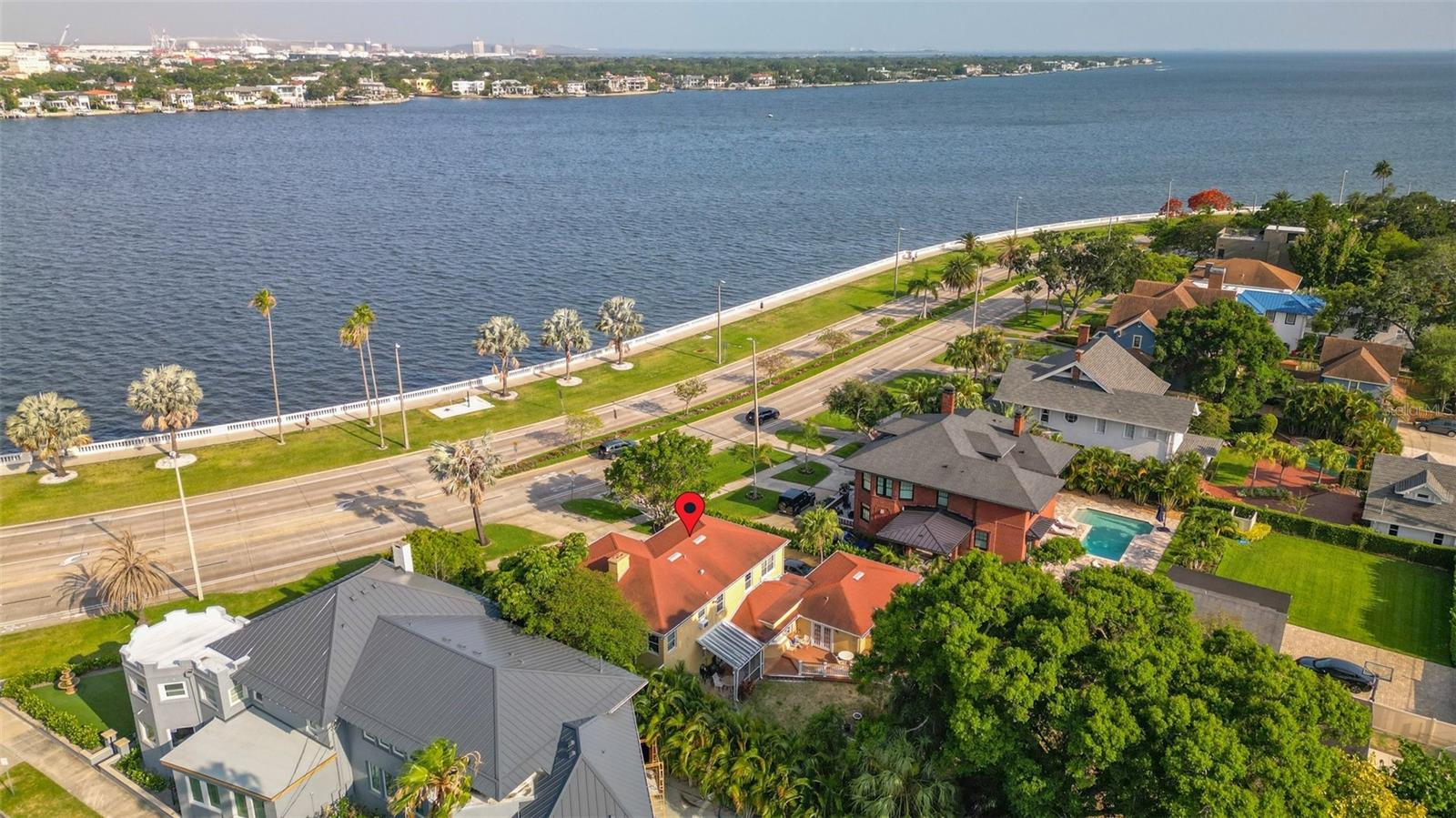 Listing photo id 4 for 803 Bayshore Boulevard