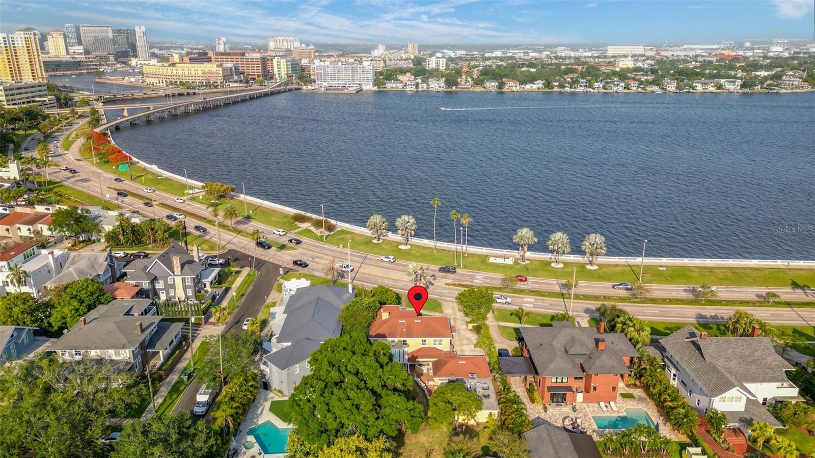 Listing photo id 5 for 803 Bayshore Boulevard