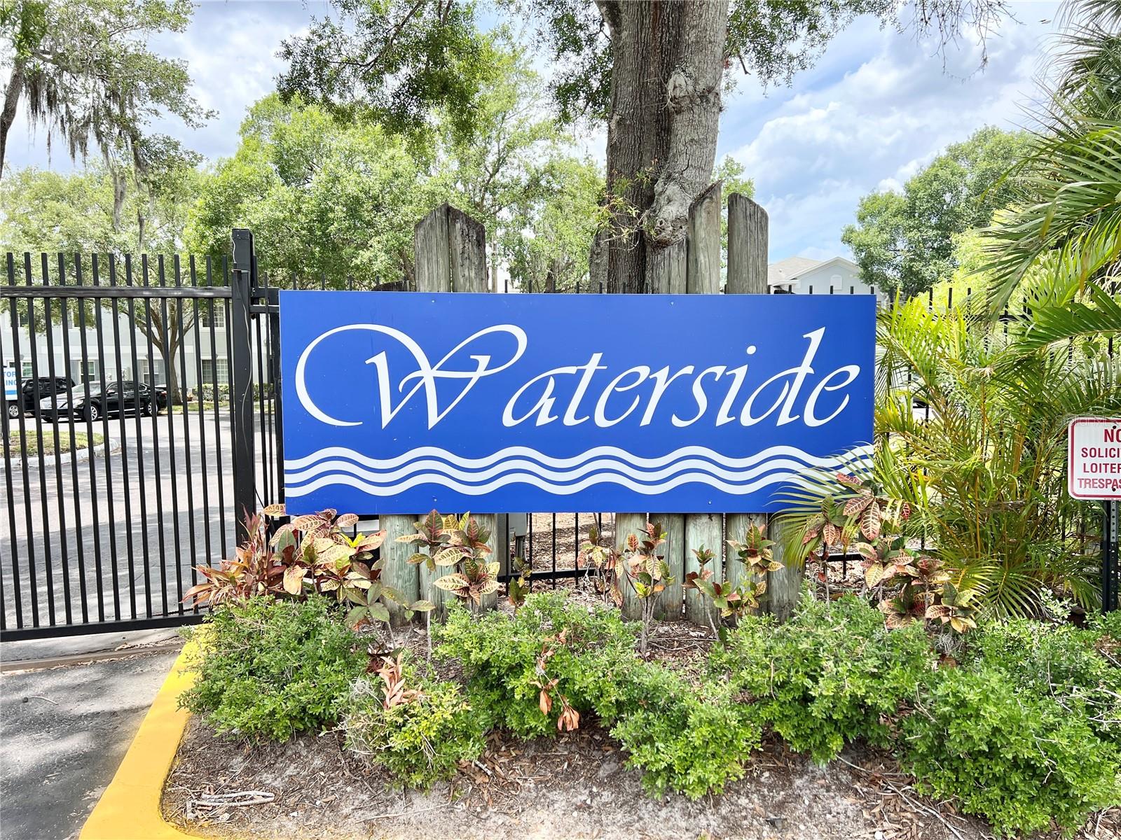 Listing photo id 18 for 7112 Waterside Drive 34