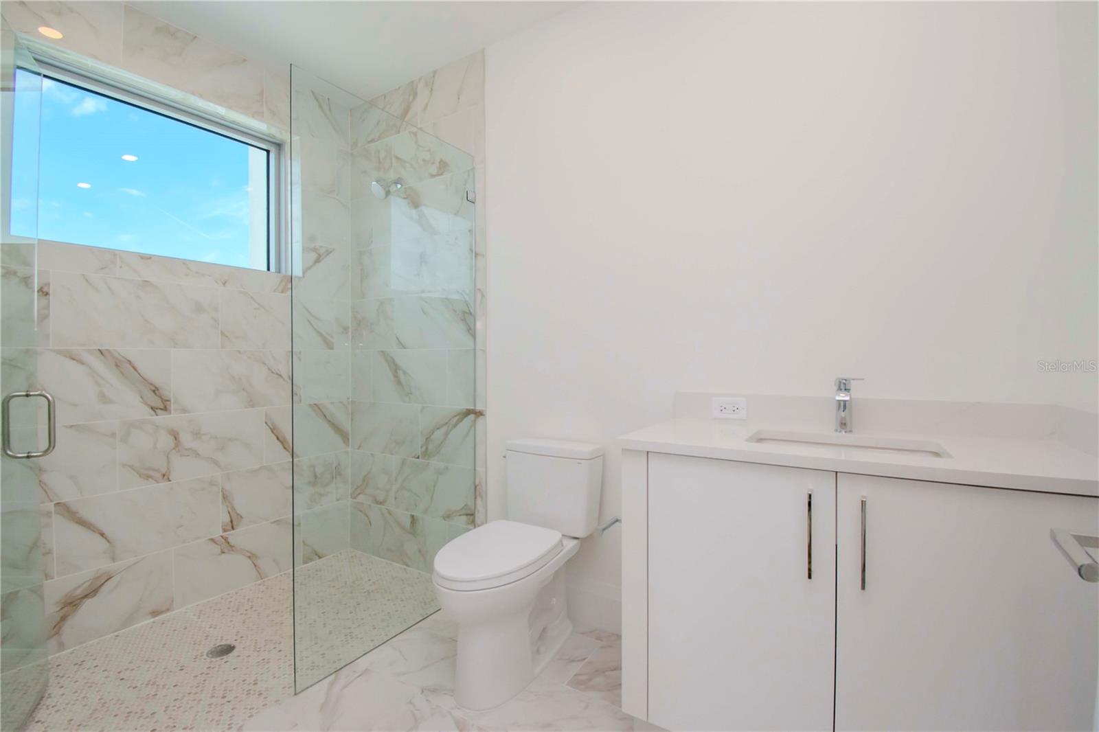 Listing photo id 49 for 2910 Barcelona Street 1204