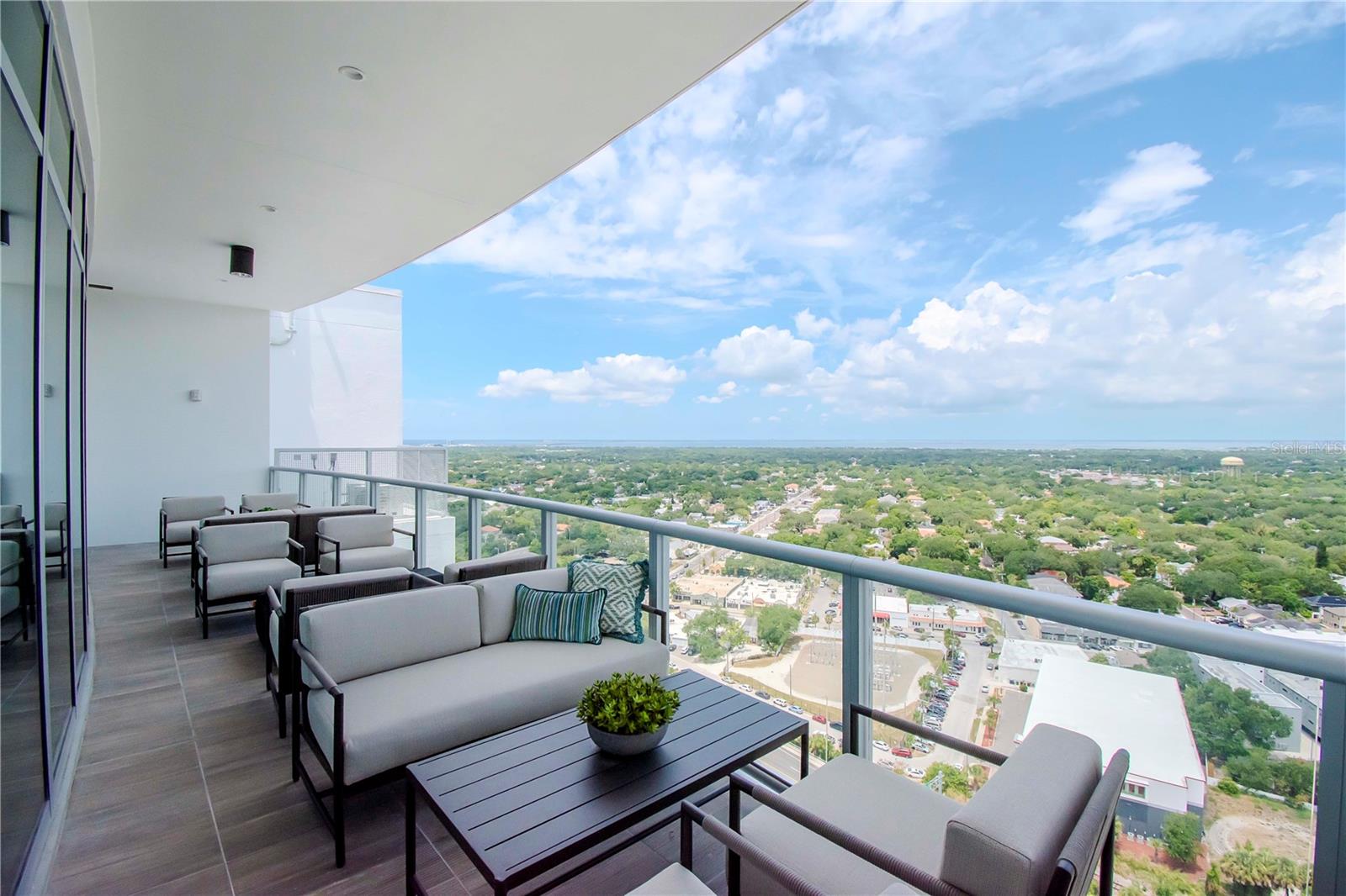 Listing photo id 73 for 2910 Barcelona Street 1204