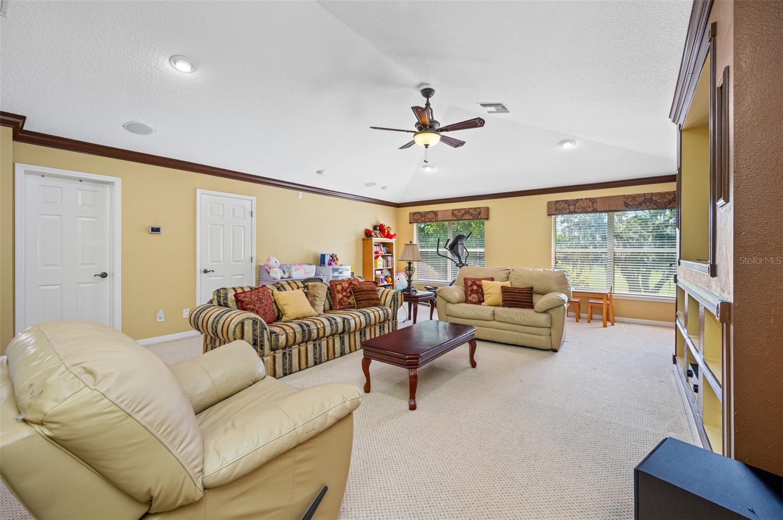 Listing photo id 23 for 1227 Toscano Drive