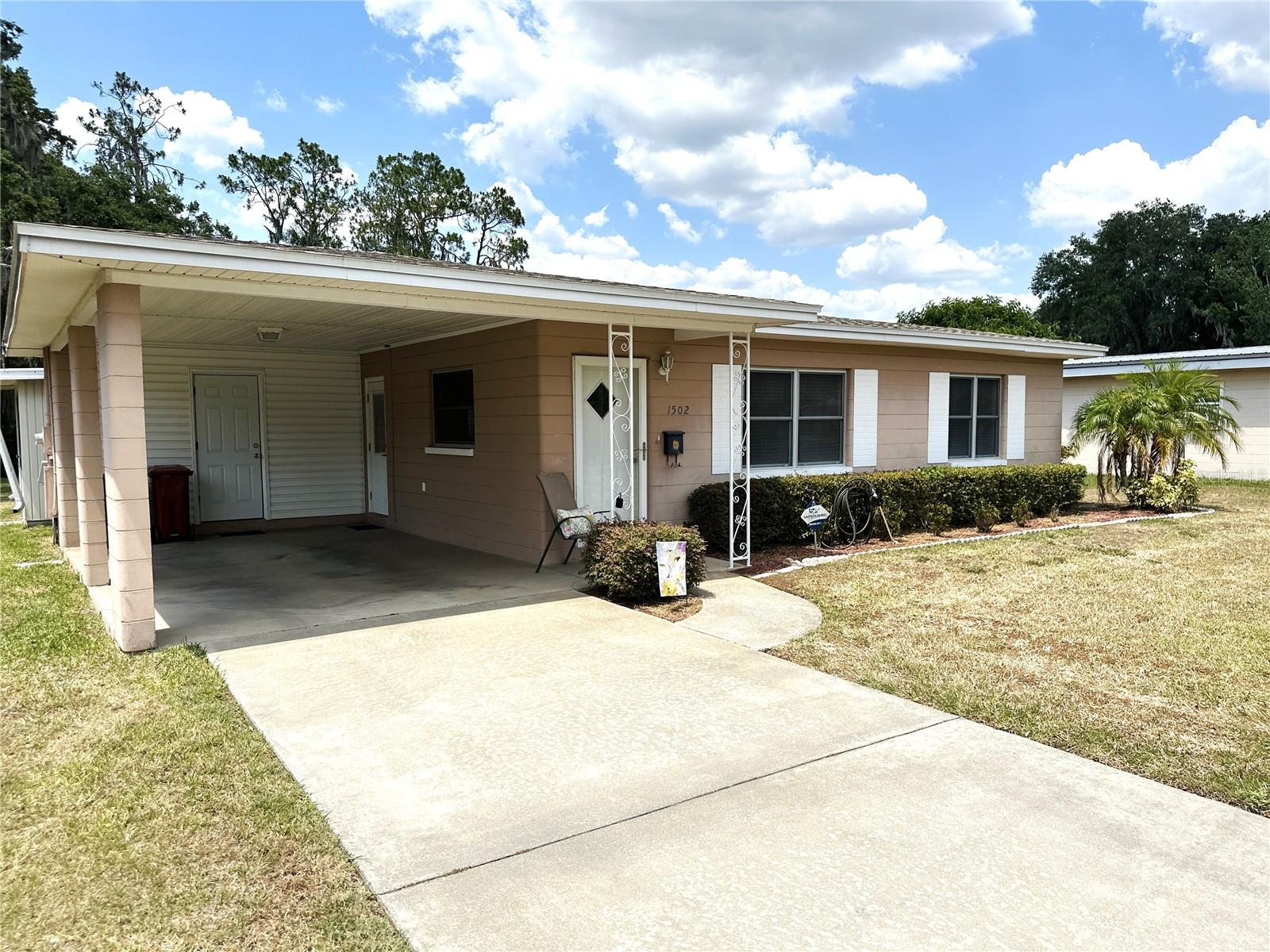 Listing photo id 0 for 1502 Mimosa Drive