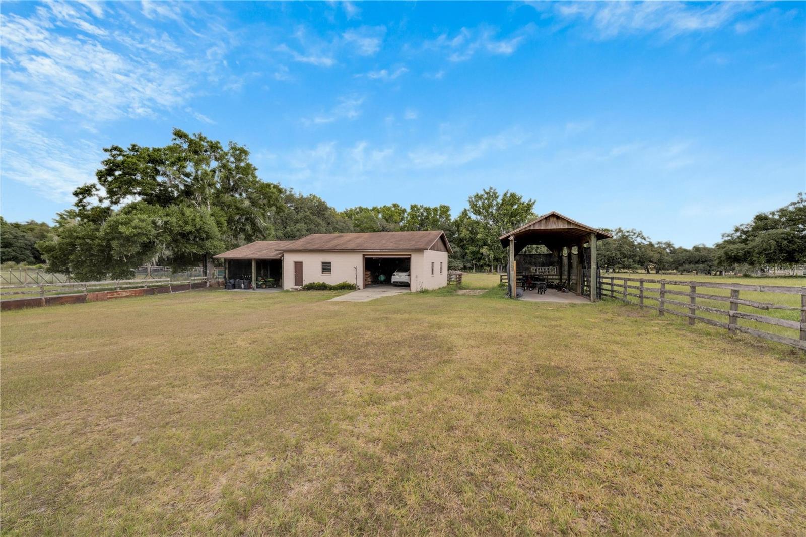 Listing photo id 87 for 9229 Fort King Road