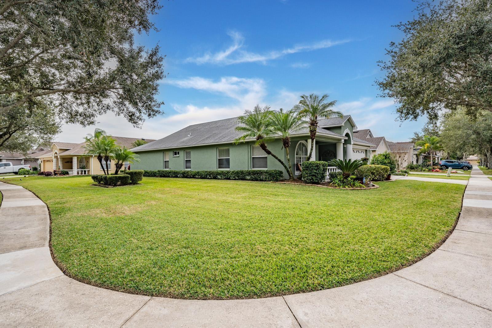 Listing photo id 2 for 1932 Sean Wood Circle