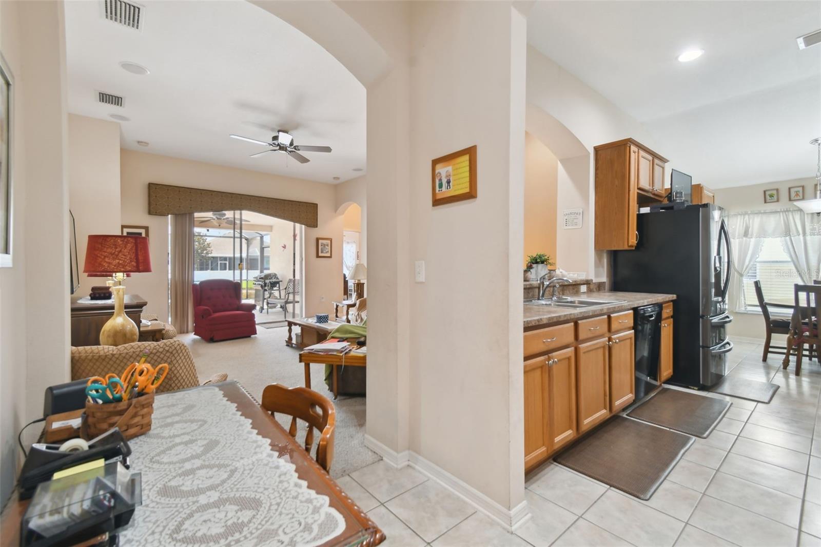 Listing photo id 16 for 6907 Runner Oak Drive