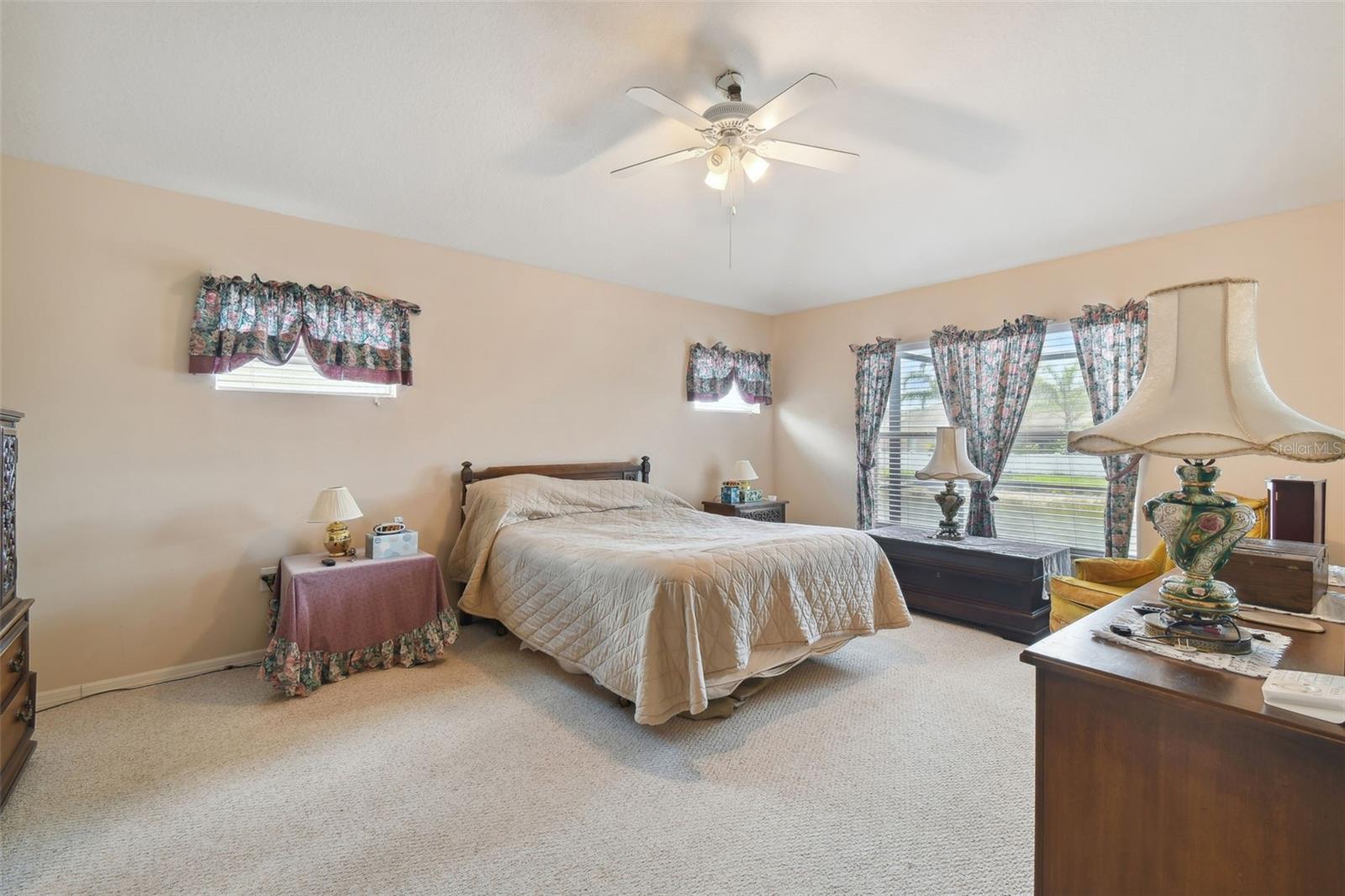 Listing photo id 30 for 6907 Runner Oak Drive