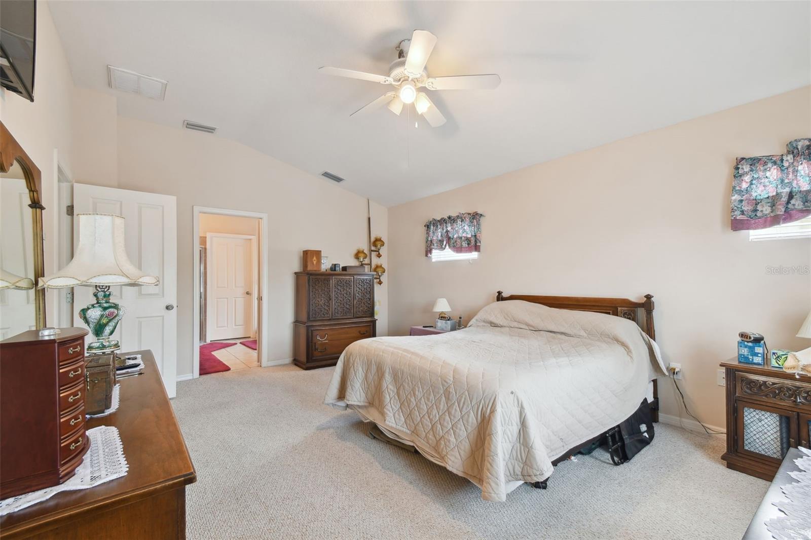 Listing photo id 31 for 6907 Runner Oak Drive