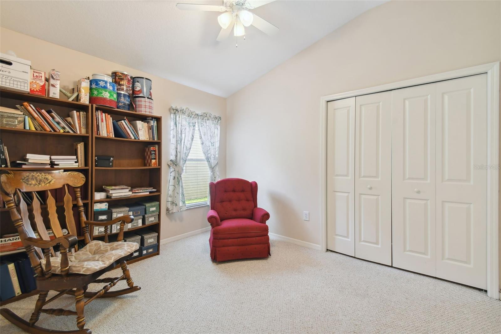 Listing photo id 35 for 6907 Runner Oak Drive