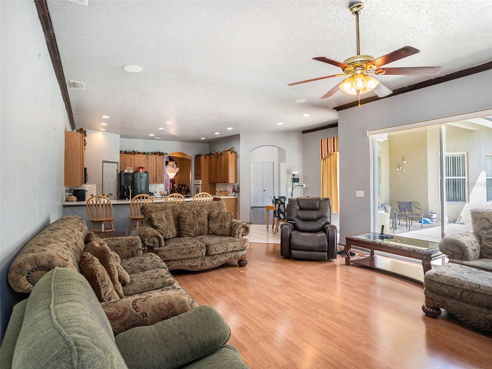 Listing photo id 8 for 2412 Blue Stone Court