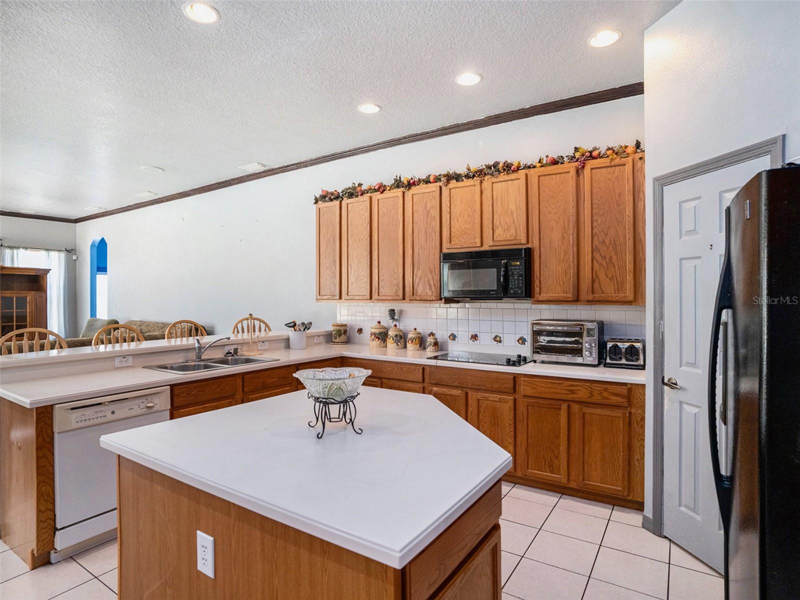 Listing photo id 11 for 2412 Blue Stone Court