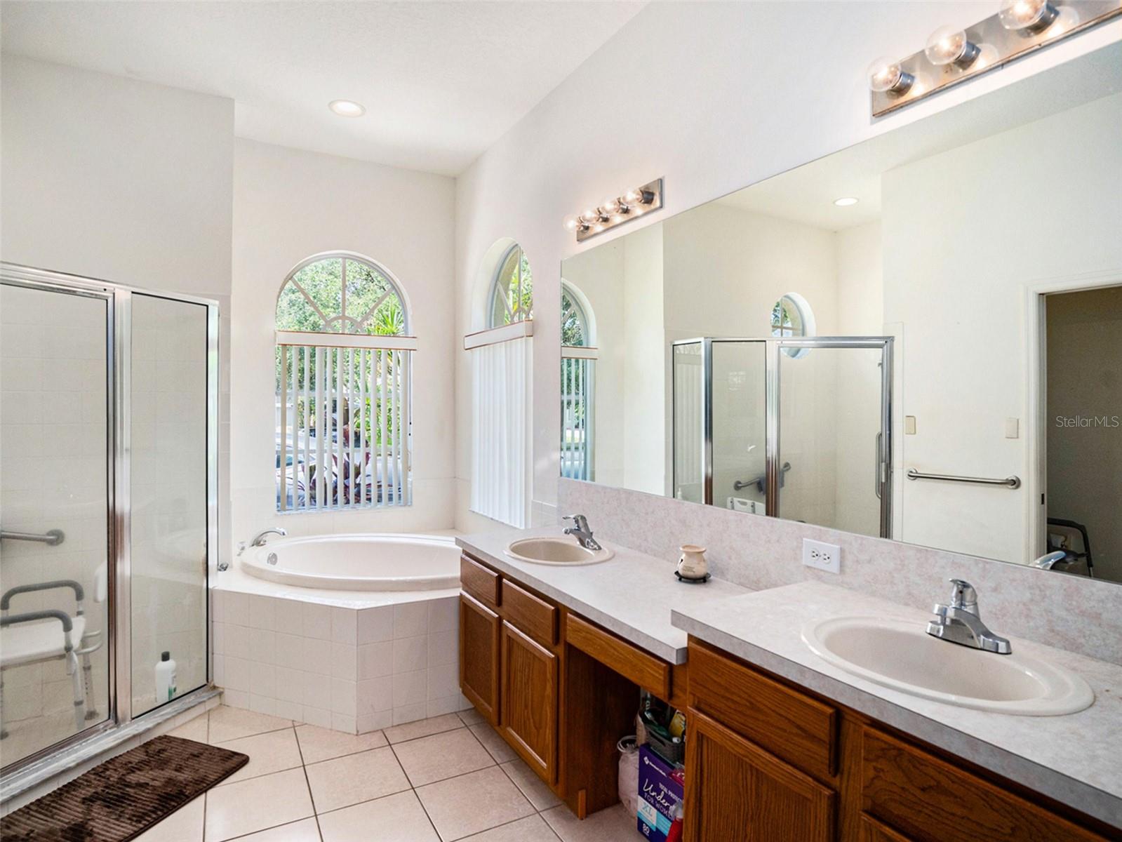 Listing photo id 19 for 2412 Blue Stone Court