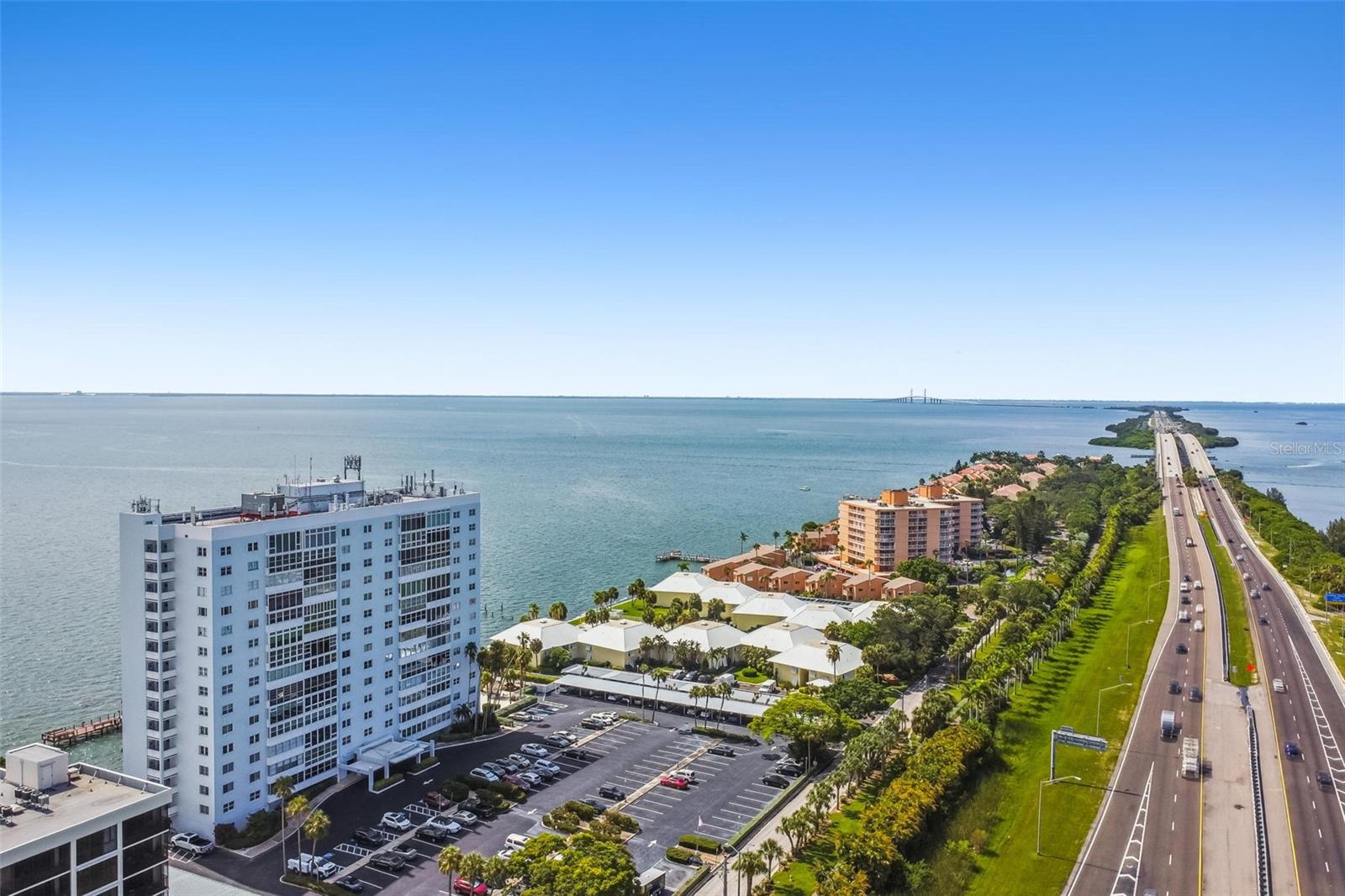 Listing photo id 26 for 7200 Sunshine Skyway Lane S 12h