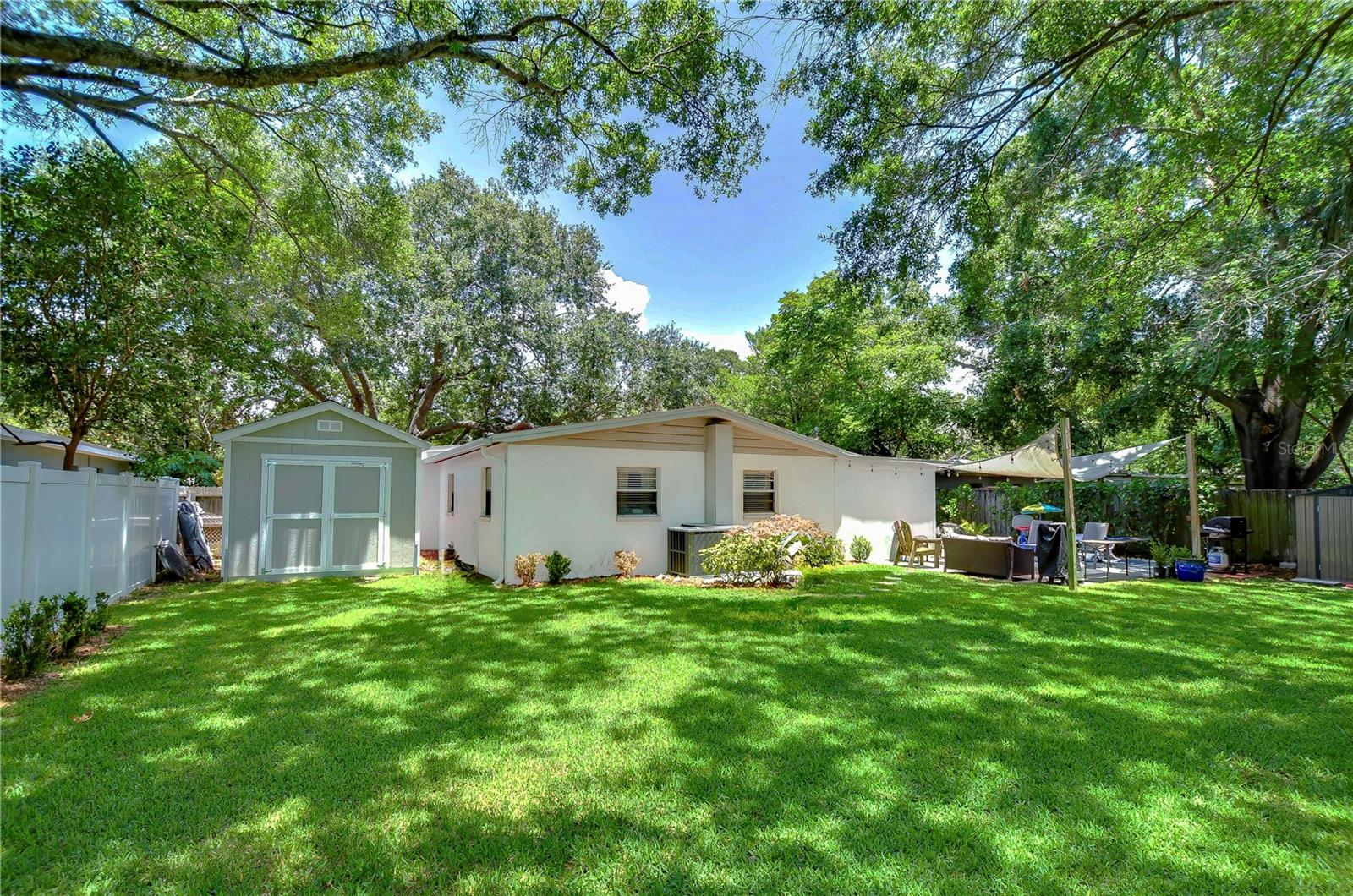 Listing photo id 1 for 4014 Lawn Avenue