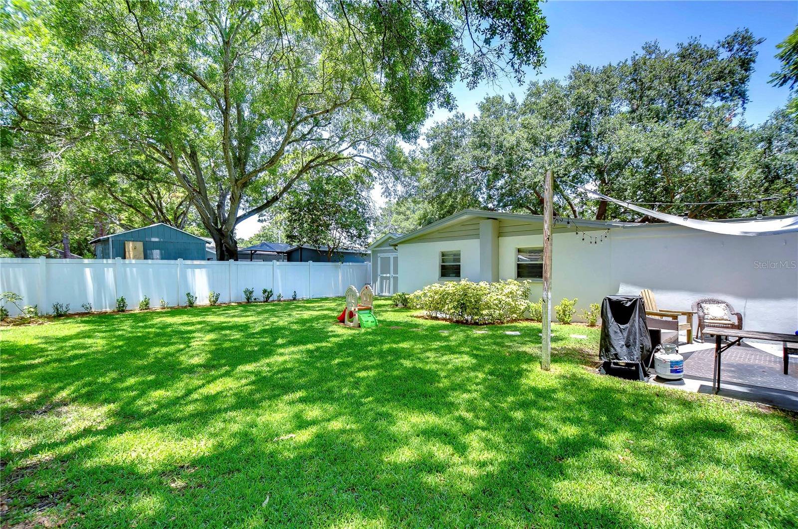 Listing photo id 2 for 4014 Lawn Avenue