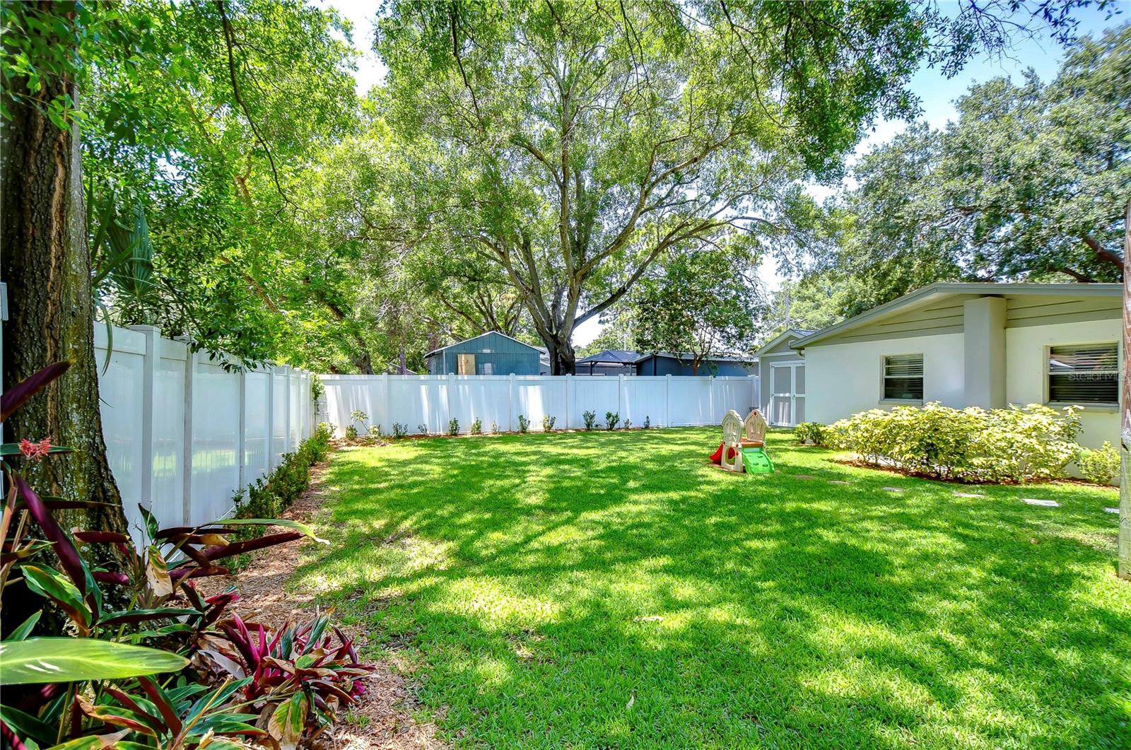 Listing photo id 41 for 4014 Lawn Avenue