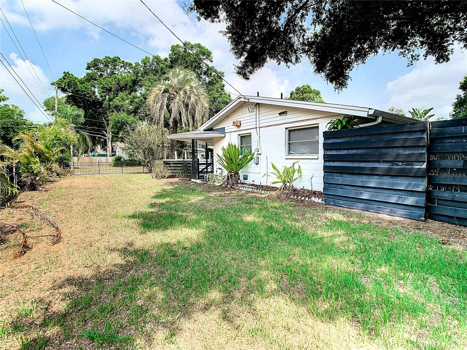 Listing photo id 59 for 6701 13th Street