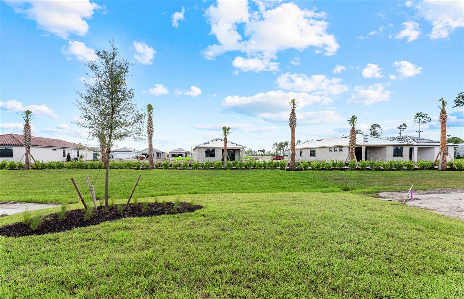 Listing photo id 2 for 4717 Blue Star Court