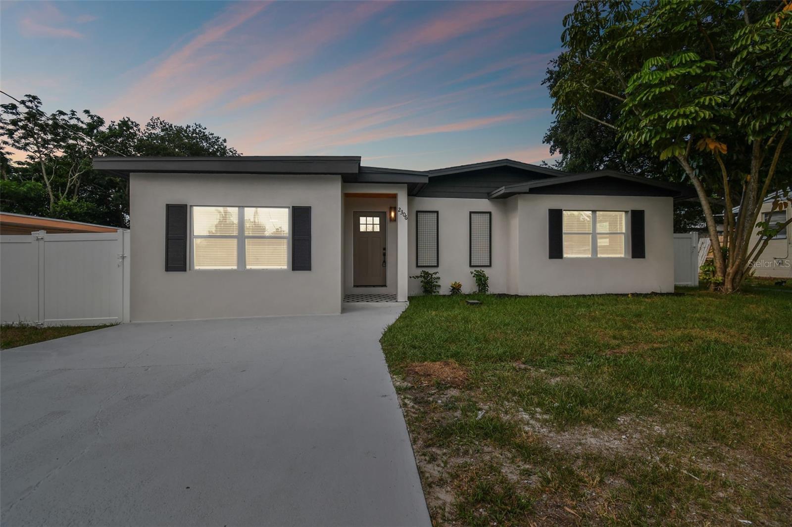 Details for 2306 W Norfolk St, TAMPA, FL 33604