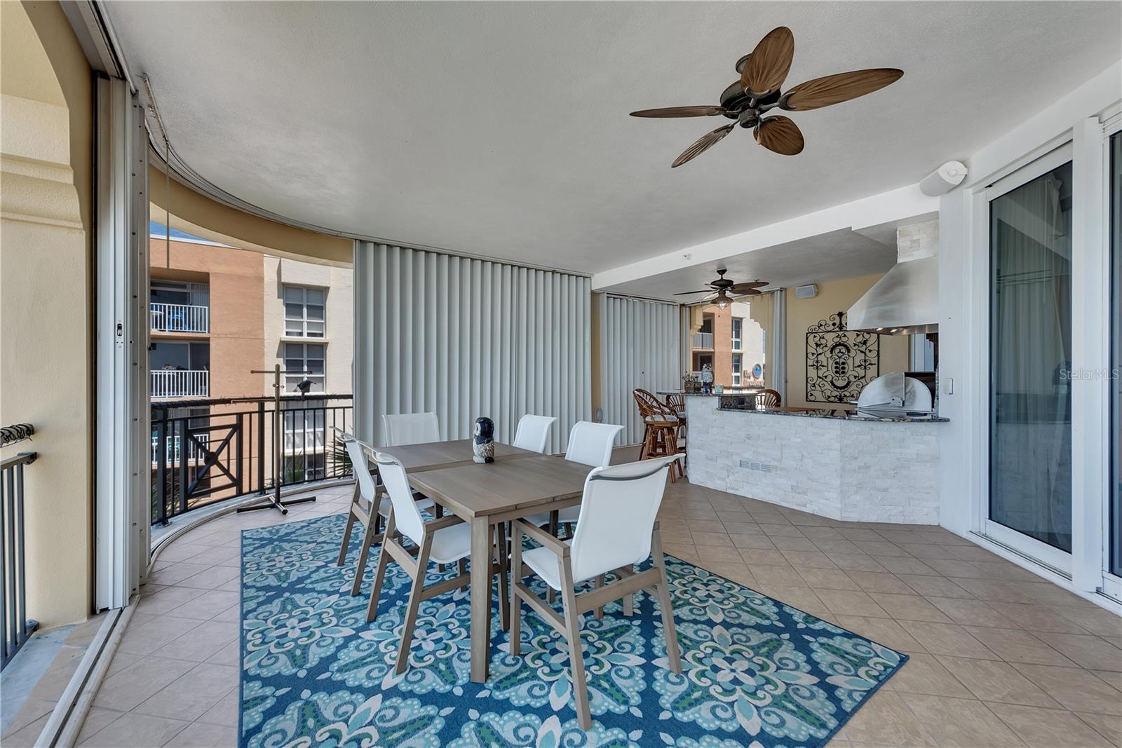 Listing photo id 57 for 16300 Gulf Boulevard 300b