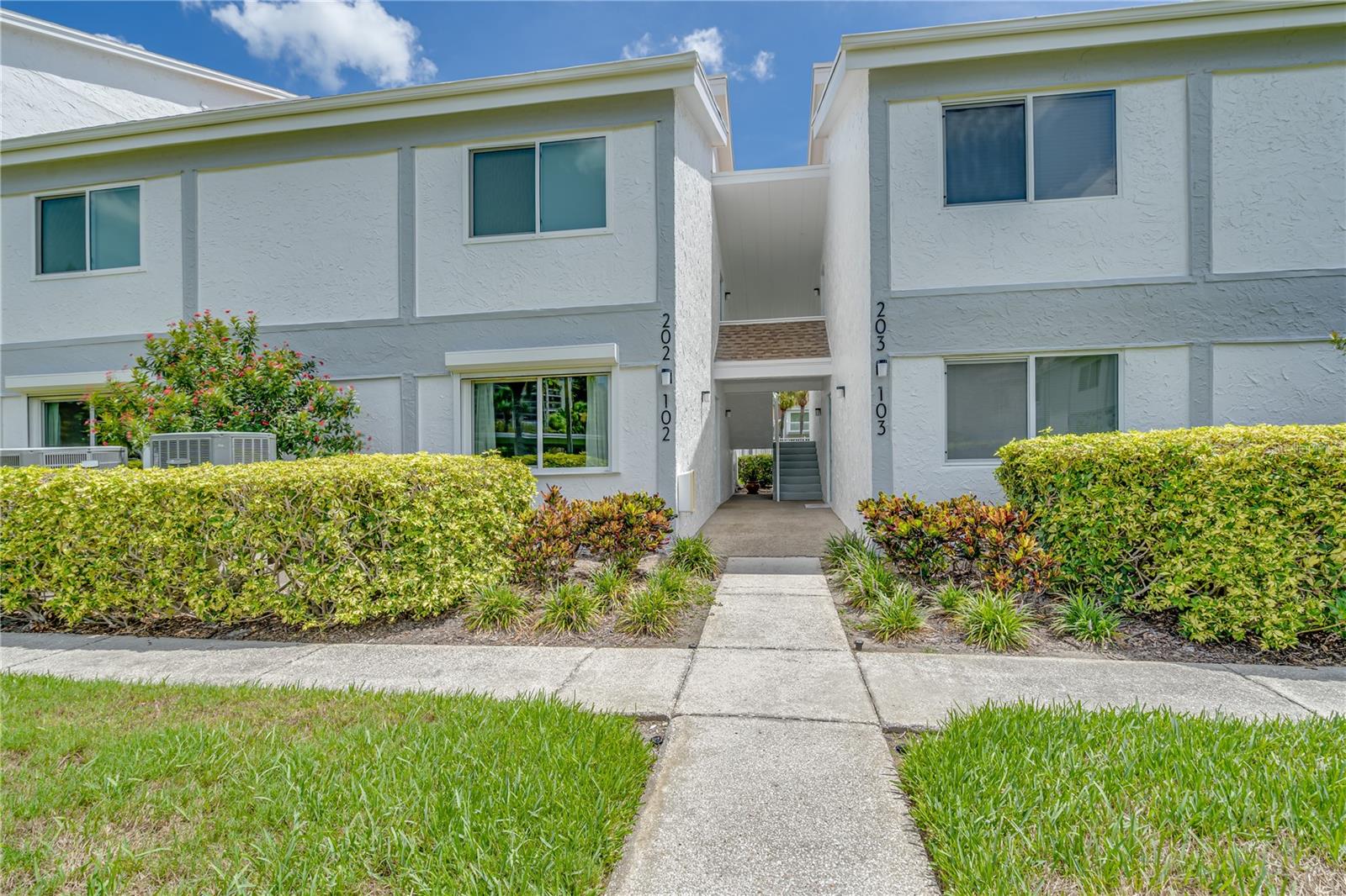 Image 1 of 32 For 1451 Gulf Boulevard 102