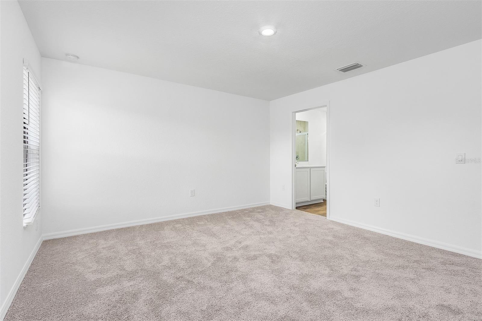 Listing photo id 9 for 3769 S Haberland Boulevard