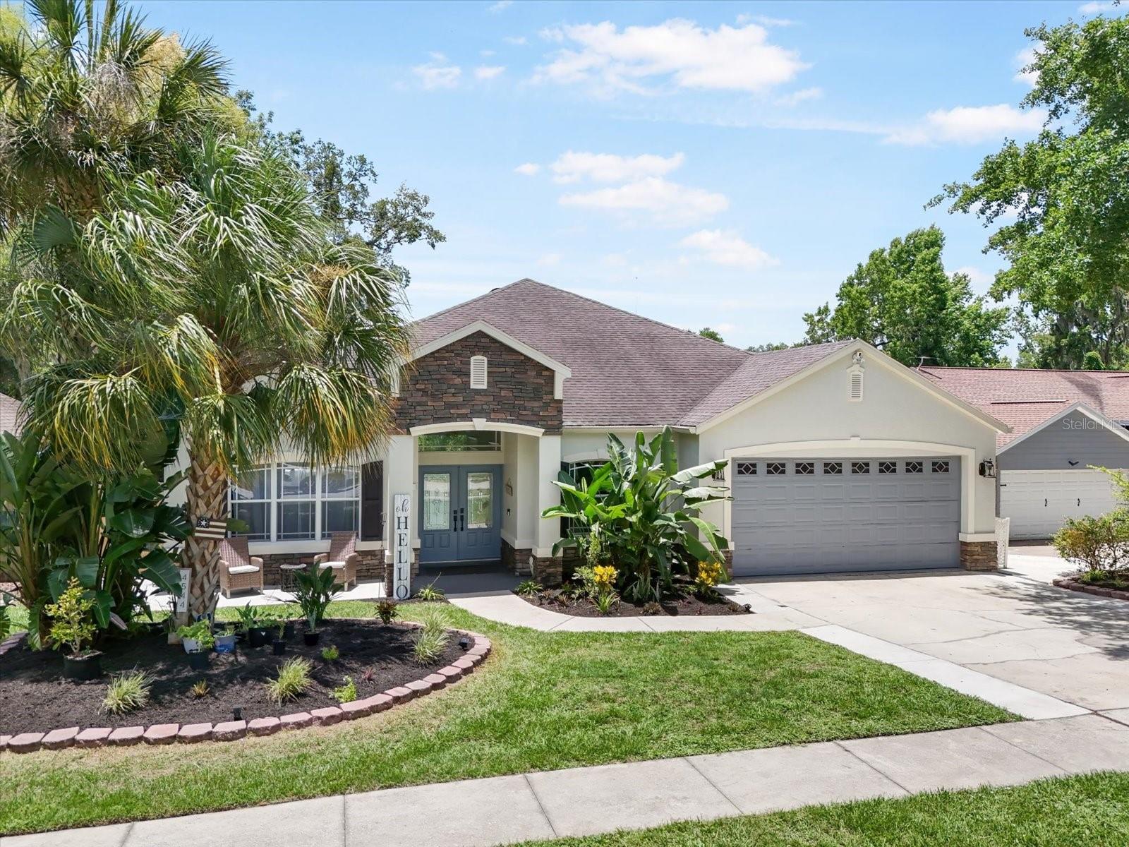 Listing photo id 1 for 4544 Oak River Circle