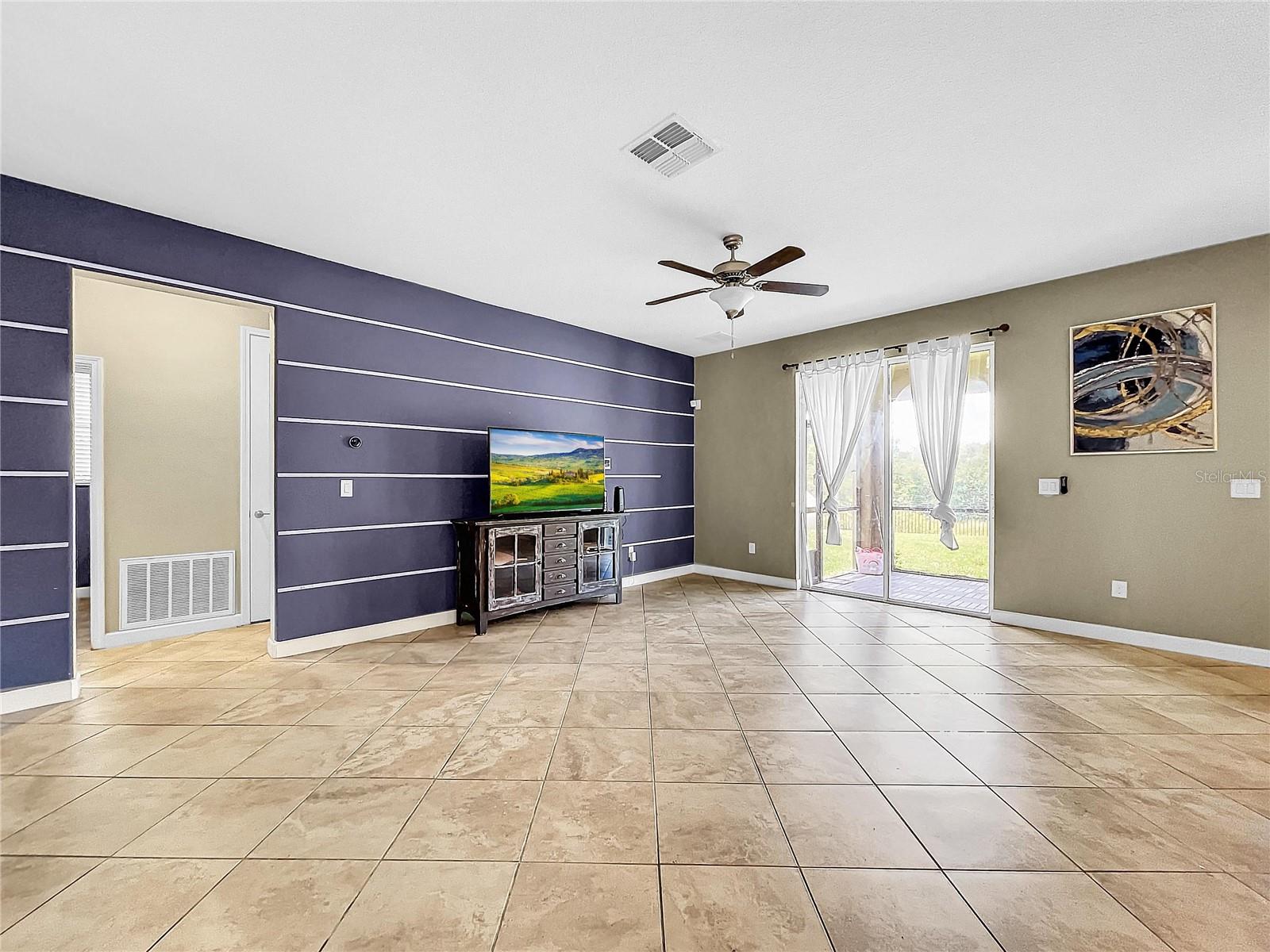 Listing photo id 13 for 14027 Tropical Kingbird Way